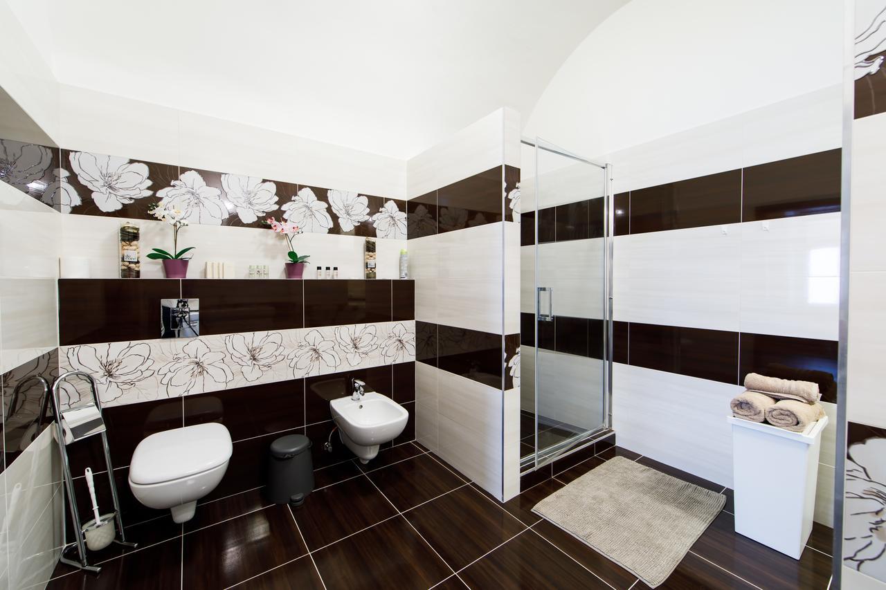 Aplend City Apartments Na Vrsku Bratislava Esterno foto